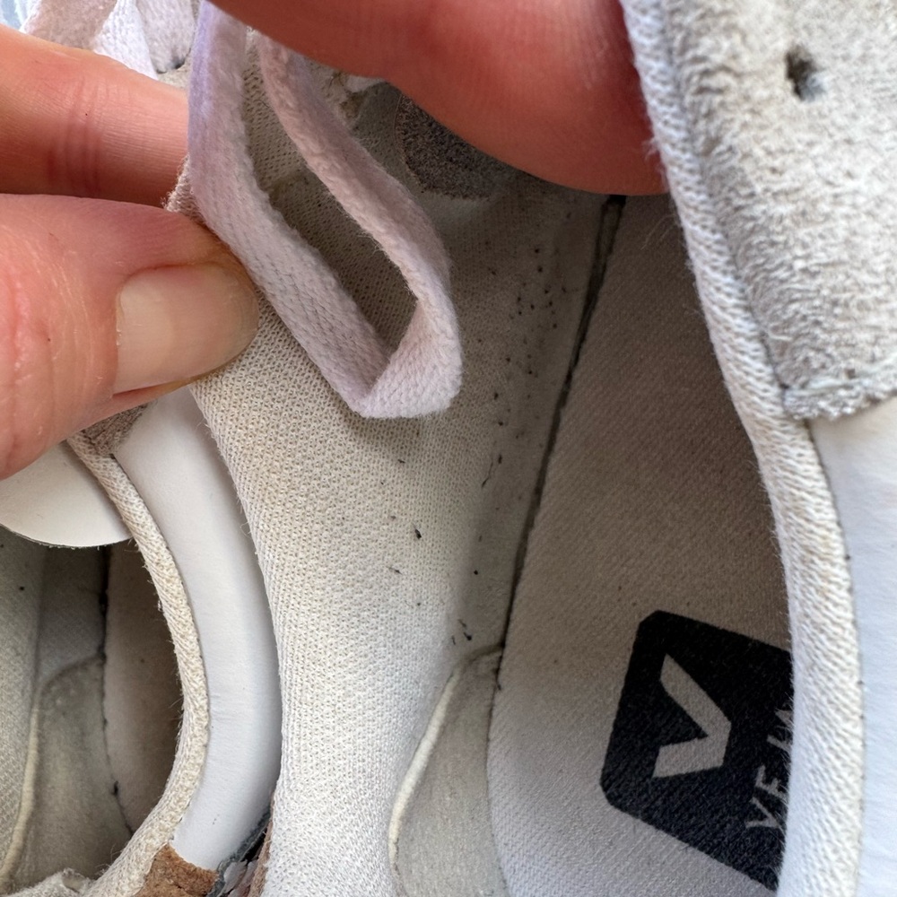 Veja White and Tan Sneakers Retro-Inspired Design - Picture 8 of 10